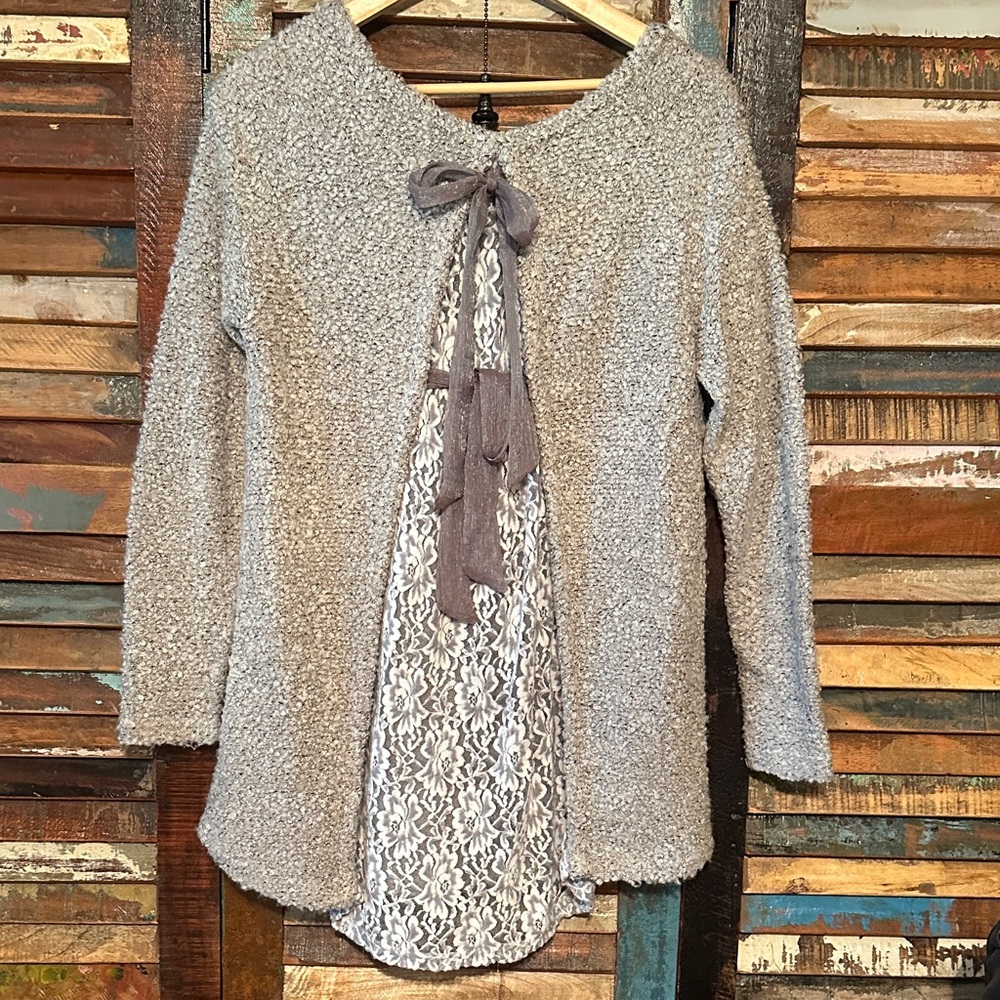 🚨SALE🚨Anthropologie a’reve lace back and bows size small Gray